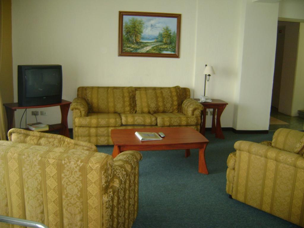 Hotel La Riviera De Atitlan パナハチェル エクステリア 写真